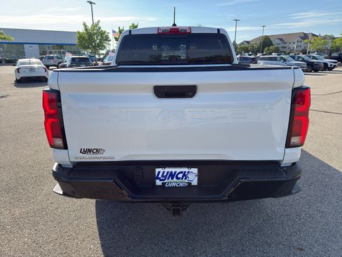 Used 2023 Chevrolet Colorado Z71 w/ Z71 Convenience Package 2 AWD/4WD image 4