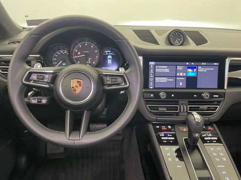 Certified 2022 Porsche Macan AWD/4WD image 27