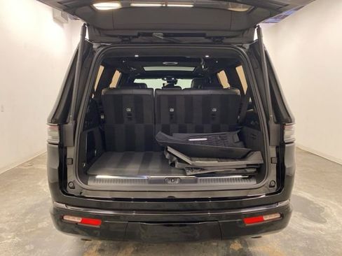 Used 2024 Jeep Grand Wagoneer Series III w/ Quick Order Packagew 28T AWD/4WD image 30