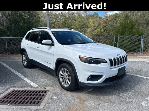 Used 2019 Jeep Cherokee Latitude w/ Cold Weather Group image 1