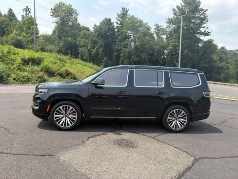 Used 2022 Jeep Grand Wagoneer Series III AWD/4WD image 6