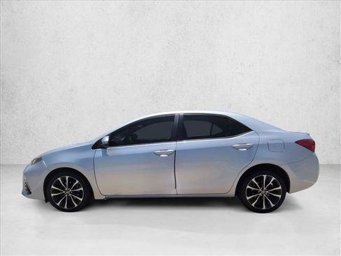 Used 2018 Toyota Corolla SE FWD image 9