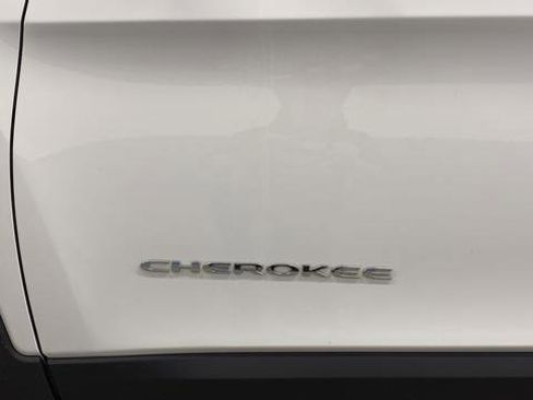 Used 2022 Jeep Cherokee Limited AWD/4WD image 42