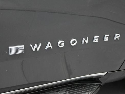 Used 2024 Jeep Wagoneer 2WD image 9