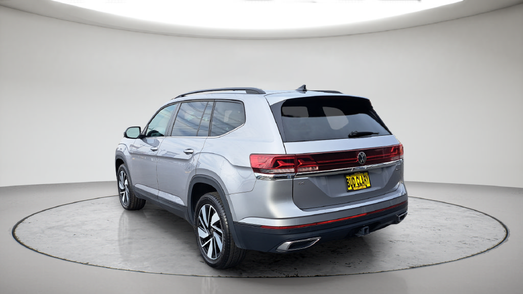 Used 2024 Volkswagen Atlas SE AWD/4WD image 7
