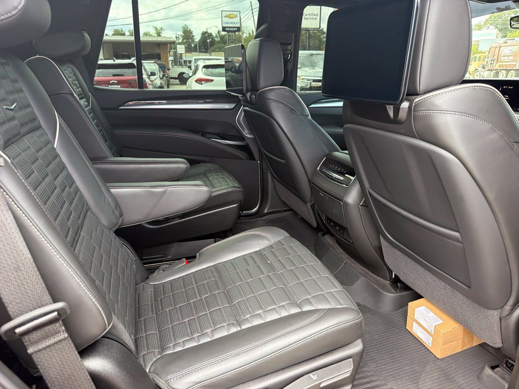 Used 2026 Cadillac Escalade V w/ LPO, ONYX Package AWD/4WD image 24