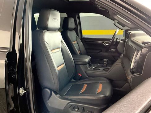 Used 2023 GMC Sierra 1500 AT4 w/ AT4 Premium Package AWD/4WD image 9