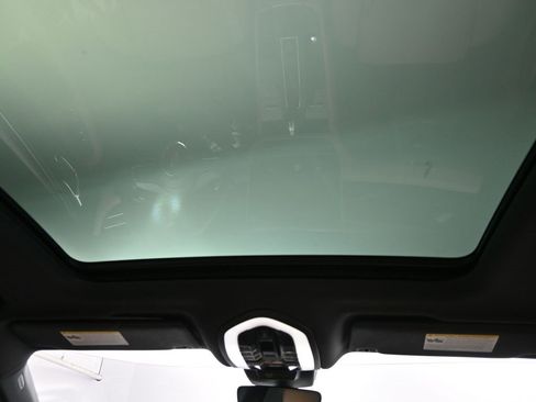 Used 2025 Porsche Macan image 30