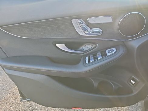 Used 2022 Mercedes-Benz GLC 300 4MATIC image 23
