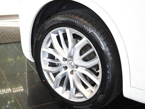 Used 2022 Maserati Levante GT AWD/4WD image 44