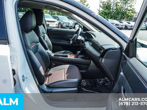 Used 2025 Nissan Kicks SR FWD image 24