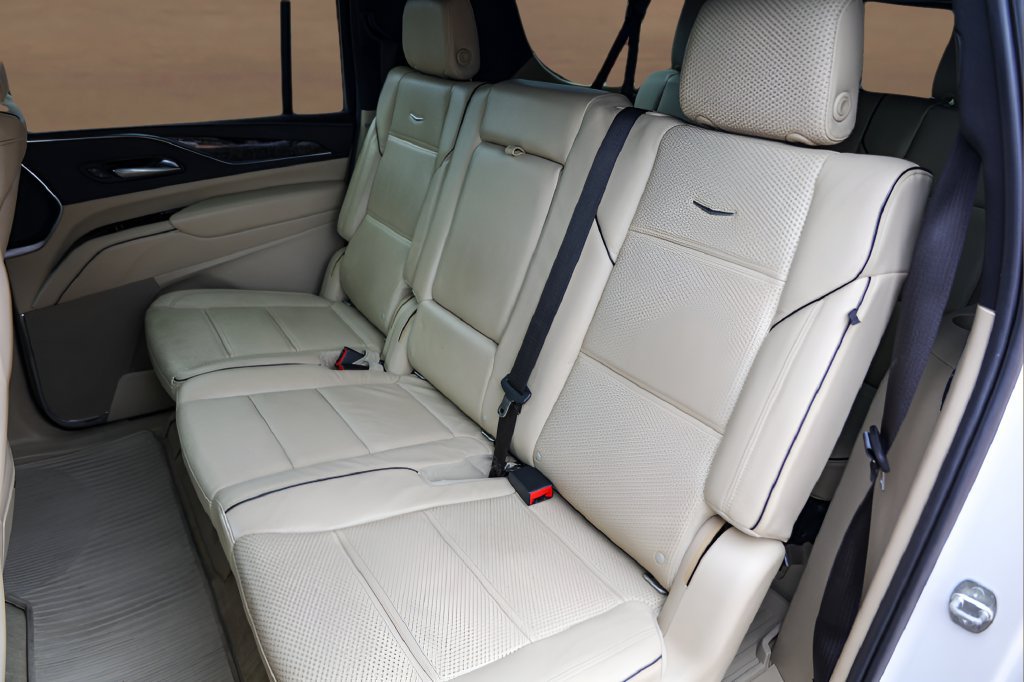 Used 2021 Cadillac Escalade ESV Premium Luxury w/ Performance Package RWD image 25