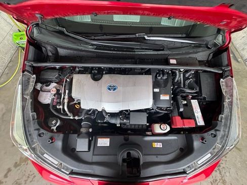 Used 2021 Toyota Prius XLE w/ Carpet Mat Package (TMS) AWD/4WD image 5