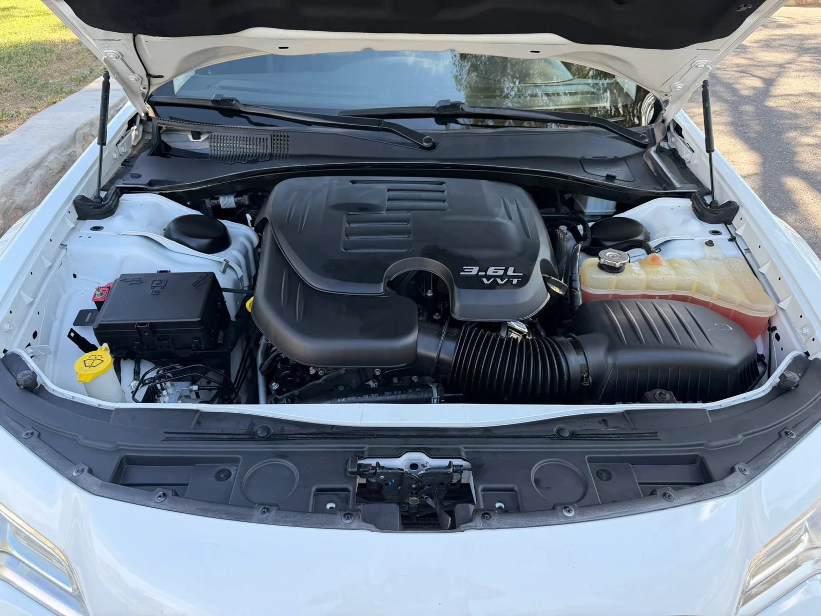 Used 2019 Chrysler 300 Limited AWD/4WD image 17