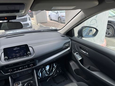 Used 2025 Nissan Rogue SV image 37