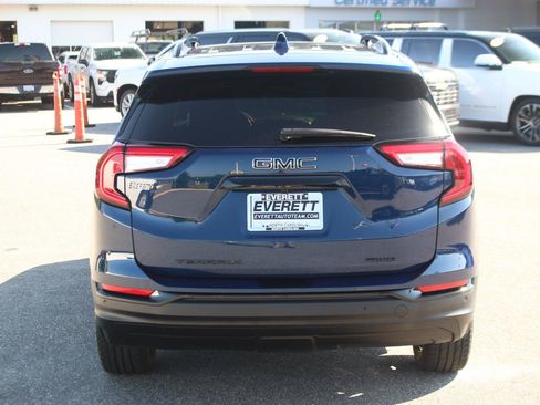 Used 2022 GMC Terrain SLE w/ Driver Convenience Package AWD/4WD image 6