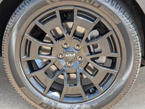 Used 2022 Kia Telluride EX w/ EX Premium Package AWD/4WD image 10