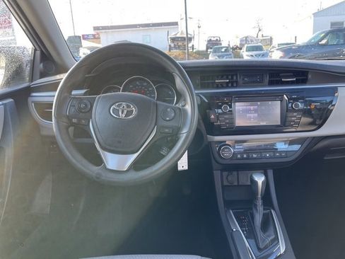 Used 2014 Toyota Corolla LE image 12