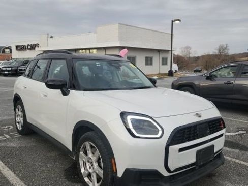 Used 2025 MINI Cooper Countryman S image 1
