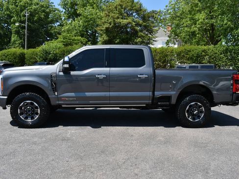 Used 2023 Ford F250 Platinum w/ Tremor Off-Road Package AWD/4WD image 4