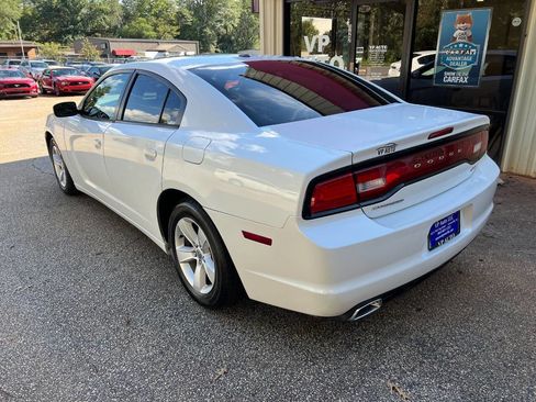 Used 2014 Dodge Charger SXT image 7