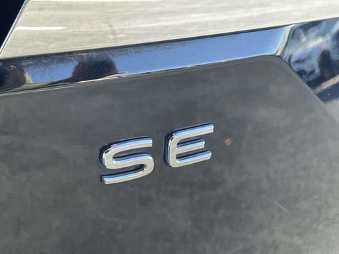 Certified 2024 Volkswagen Atlas SE image 13