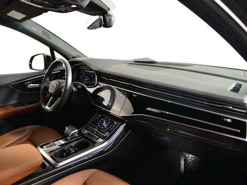 Used 2021 Audi Q7 3.0T Premium Plus image 19