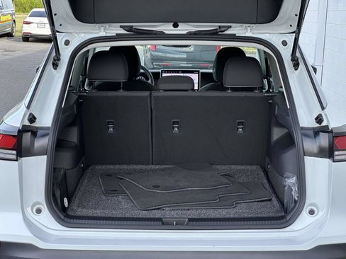 Certified 2025 Volkswagen Tiguan S FWD image 16