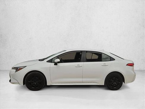 Used 2025 Toyota Corolla LE FWD image 8