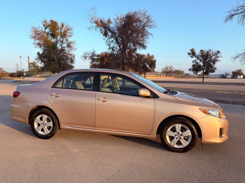 Used 2011 Toyota Corolla LE image 36