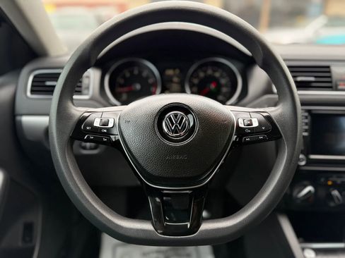 Used 2016 Volkswagen Jetta SE FWD image 41