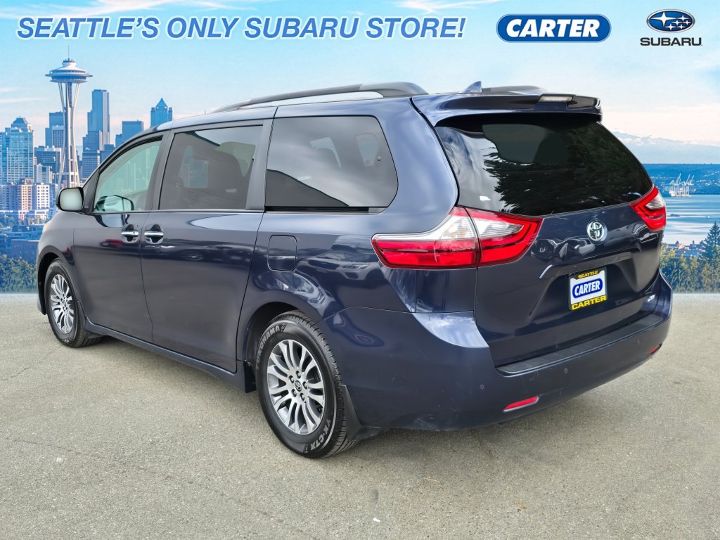 Used 2020 Toyota Sienna XLE w/ XLE Navigation Package FWD image 5