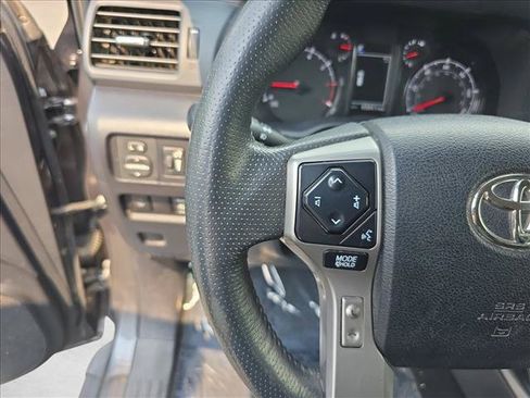 Used 2020 Toyota 4Runner SR5 AWD/4WD image 17