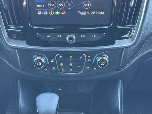 Used 2023 Chevrolet Traverse LT image 23