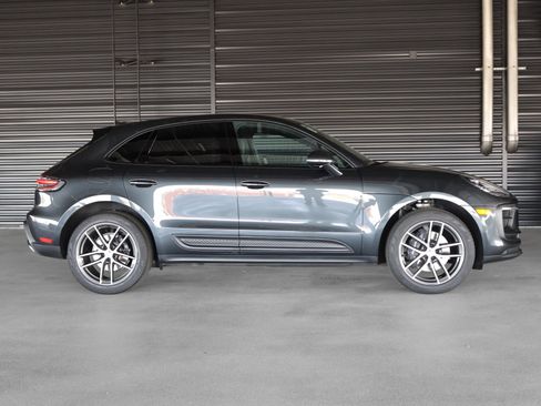 Used 2026 Porsche Macan AWD/4WD image 11
