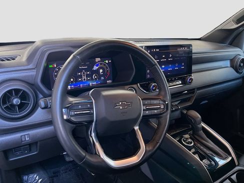 Used 2025 Chevrolet Colorado Trail Boss AWD/4WD image 9