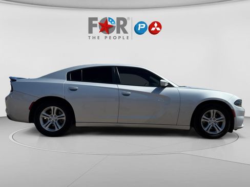 Used 2022 Dodge Charger SXT RWD image 6
