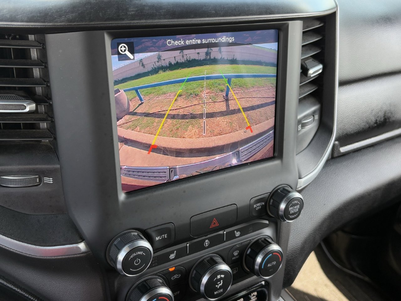 Used 2021 RAM 1500 2WD Crew Cab image 21
