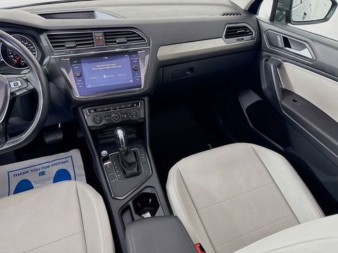 Used 2019 Volkswagen Tiguan SE w/ Panoramic Sunroof Package FWD image 31