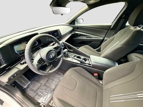Certified 2025 Hyundai Elantra Sport FWD image 20