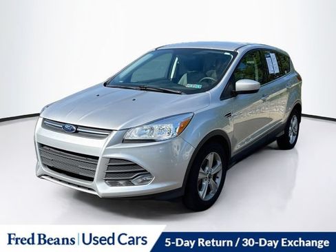 Used 2016 Ford Escape SE w/ SE Cold Weather Package AWD/4WD image 3