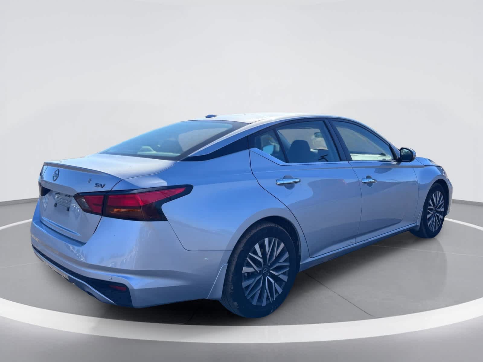 Used 2024 Nissan Altima 2.5 SV w/ SV Premium Package FWD image 6