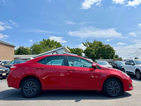Used 2018 Toyota Corolla LE image 8