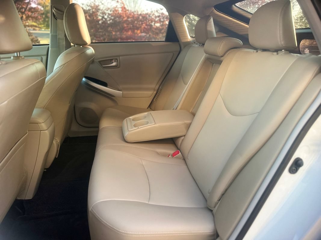Used 2014 Toyota Prius Five FWD image 25
