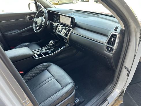 Used 2023 Kia Sorento SX Prestige image 15