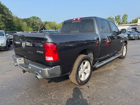 Used 2017 RAM 1500 Classic SLT w/ SLT Plus D←cor Group AWD/4WD image 5
