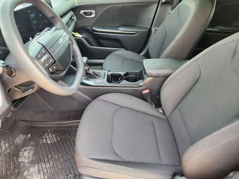 New 2026 Kia K4 LXS image 9