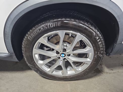 Used 2021 BMW X5 xDrive40i w/ Premium Package image 36