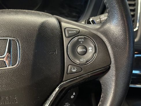 Used 2019 Honda HR-V EX-L image 11