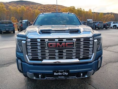 New 2026 GMC Sierra 2500 Denali w/ Denali Reserve Package AWD/4WD image 2